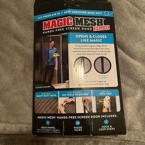 MAGIC MESH HANDS FREEN SCREEN DOOR